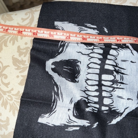 Skull Neck kerchief - Picture 3 of 6
